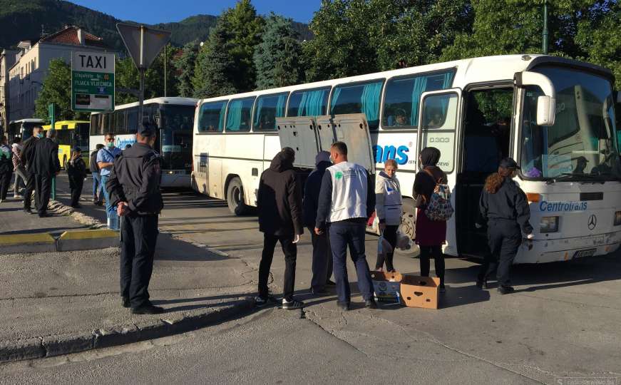 Migrantima dozvoljen prolaz, krenuli ka Izbjegličkom centru Salakovac